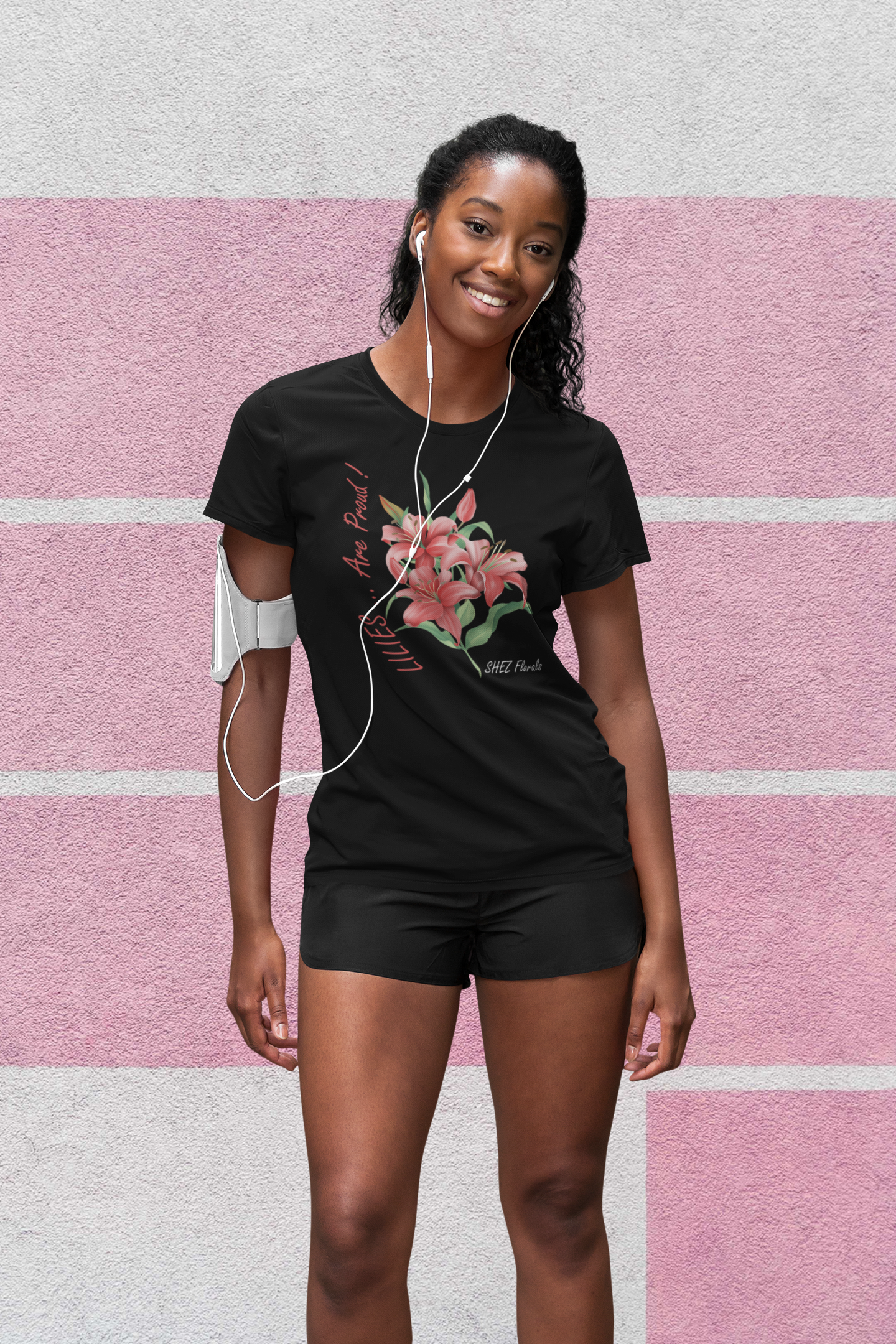 Shez Florals, Red Lilies Black Oversized Printed T Shirt Women, S,M,L,XL,2XL,3XL,4XL,5XL, model smiling 